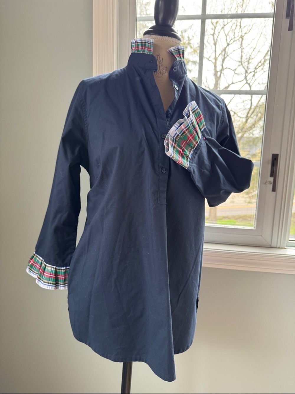 PEARLY Vine Navy blue popover with plaid ribbon ruffled trim eUC size M